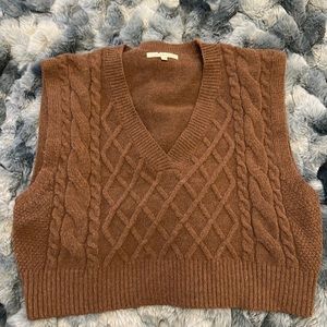 Cropped brown sweater vest sz M